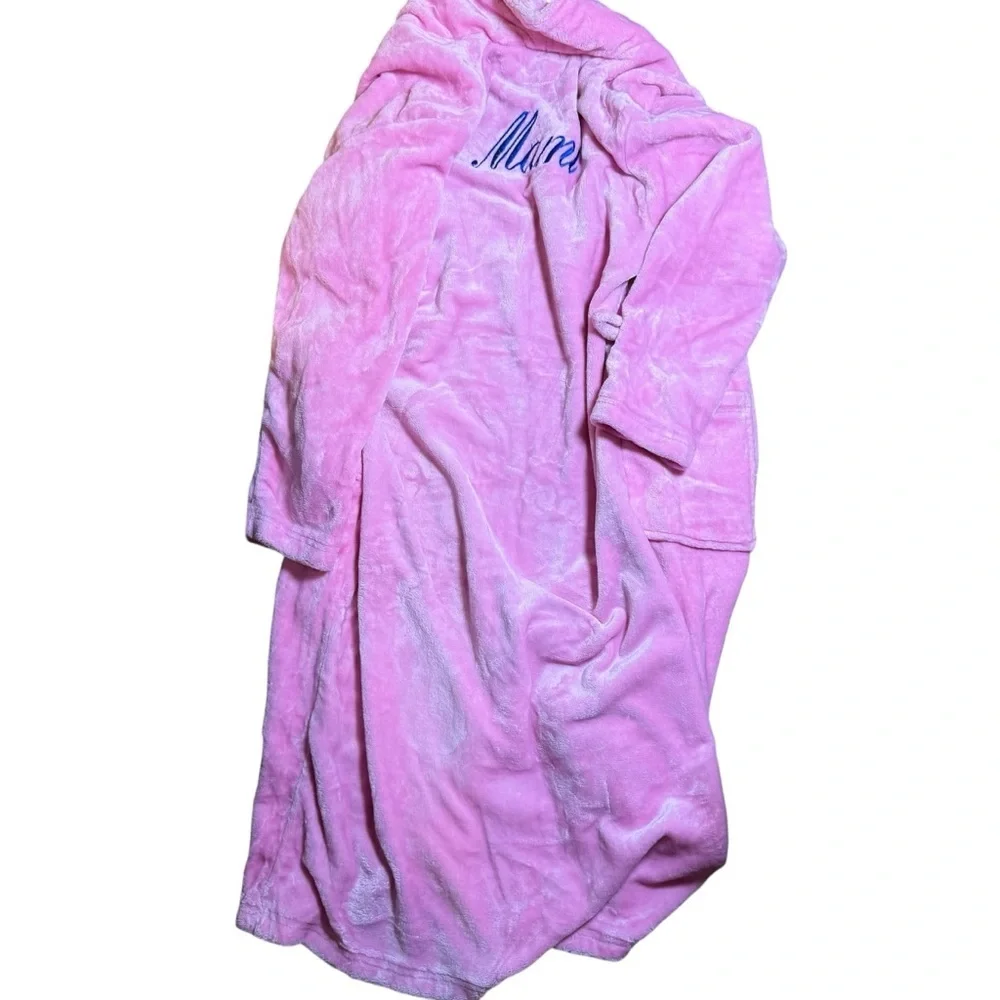 Wrapped In A Cloud Pink Plush Robe Small/Medium Embroidered “Mami”